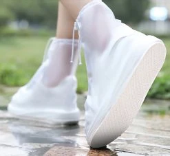 Unisex Waterdichte Overschoenen Met Rits En Aantrekkoord - Maat L 37/38 - Herbruikbaar – Transparant - Anti Slip Regen Overschoen - Schoenhoesjes - Waterdichte Schoenbeschermers - Regenhoes – Schoenovertek - Regenlaarzen -Regenjas En Paraplu 1200x1104