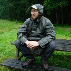LOWLAND OUTDOOR® Wandelponcho - 100% Waterdicht (10.000mm) - Ademend (8.000g/M²) PFAS Vrij! -Regenjas En Paraplu 1200x1200 289