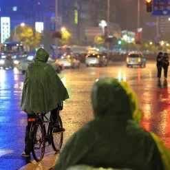 Relaxdays Regenponcho Herbruikbaar - Regenjas Groen - Fietsponcho Lange Mouwen - Festival 16 Relaxdays Regenponcho Herbruikbaar - Regenjas Groen - Fietsponcho Lange Mouwen - Festival -Regenjas En Paraplu 1200x1200 317