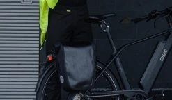 AGU Compact Regenbroek Commuter Heren - Zwart - L -Regenjas En Paraplu 1200x700