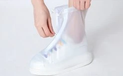 Unisex Waterdichte Overschoenen Met Rits En Aantrekkoord - Maat L 37/38 - Herbruikbaar – Transparant - Anti Slip Regen Overschoen - Schoenhoesjes - Waterdichte Schoenbeschermers - Regenhoes – Schoenovertek - Regenlaarzen -Regenjas En Paraplu 1200x742