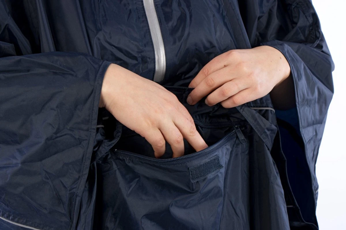 Ralka Poncho - Zwart - Volwassenen 11 Ralka Poncho - Zwart - Volwassenen - Afbeelding 9