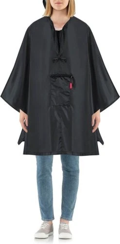 Reisenthel Mini Maxi Poncho Regenponcho - Opvouwbaar - Signature Navy Blauw 10 Reisenthel Mini Maxi Poncho Regenponcho - Opvouwbaar - Signature Navy Blauw -Regenjas En Paraplu 592x1200