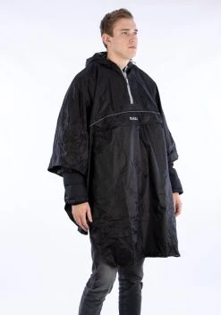 Ralka Poncho - Zwart - Volwassenen 21 Ralka Poncho - Zwart - Volwassenen -Regenjas En Paraplu 841x1200 4