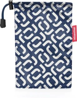 Reisenthel Mini Maxi Poncho Regenponcho - Opvouwbaar - Signature Navy Blauw 11 Reisenthel Mini Maxi Poncho Regenponcho - Opvouwbaar - Signature Navy Blauw -Regenjas En Paraplu 941x1200 3